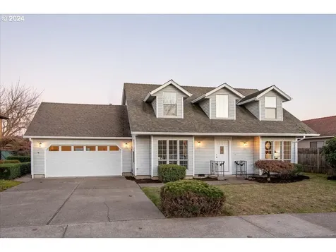 840 Moonflower Street NE Salem OR 97301
