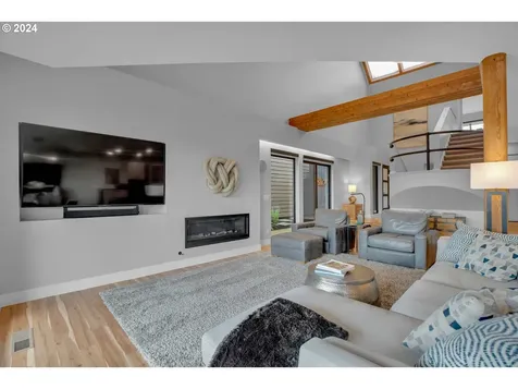 185 N Lotus Beach Drive Portland OR 97217