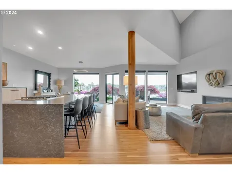 185 N Lotus Beach Drive Portland OR 97217
