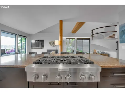 185 N Lotus Beach Drive Portland OR 97217