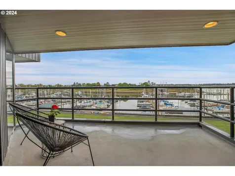 185 N Lotus Beach Drive Portland OR 97217