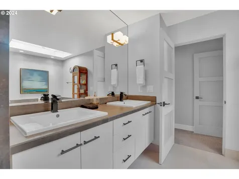 185 N Lotus Beach Drive Portland OR 97217