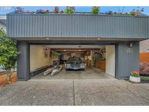 185 N Lotus Beach Drive Portland OR 97217