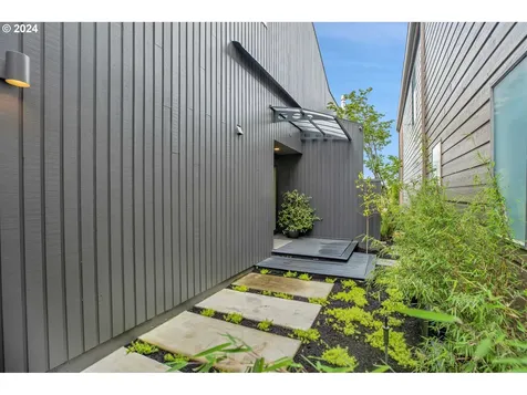 185 N Lotus Beach Drive Portland OR 97217