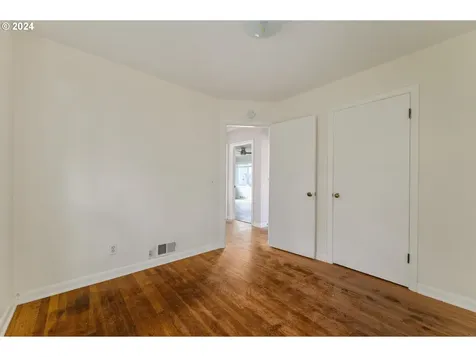 5206 Se Francis Street Portland OR 97206