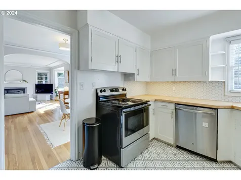 3639 Ne Emerson Street Portland OR 97211