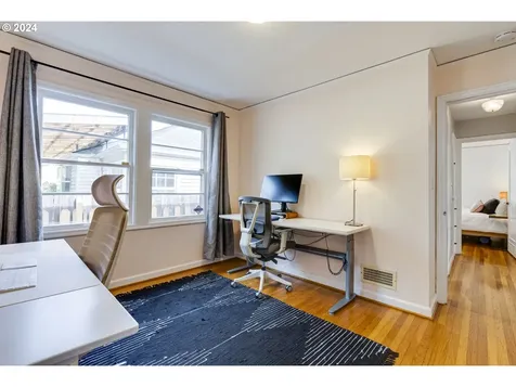 3639 Ne Emerson Street Portland OR 97211