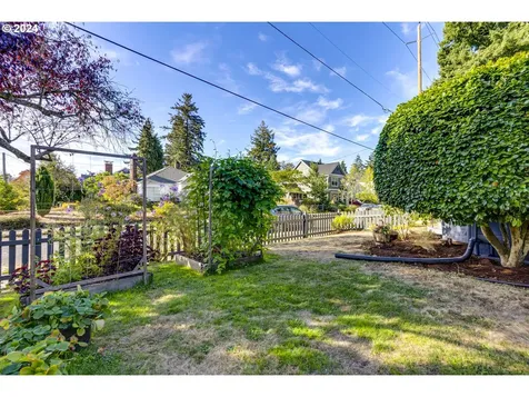 3639 Ne Emerson Street Portland OR 97211