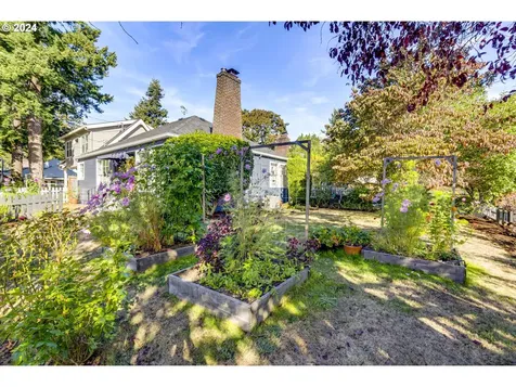 3639 Ne Emerson Street Portland OR 97211