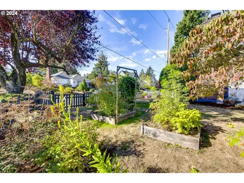 3639 Ne Emerson Street Portland OR 97211