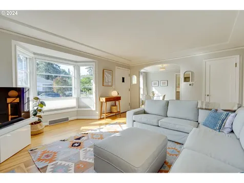 3639 Ne Emerson Street Portland OR 97211