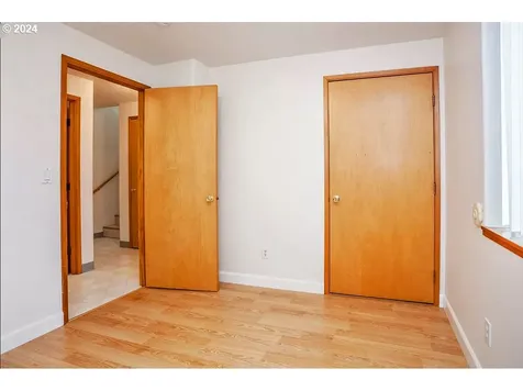 1617/1625 SE Clatsop Street Portland OR 97202