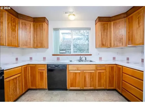 1617/1625 SE Clatsop Street Portland OR 97202