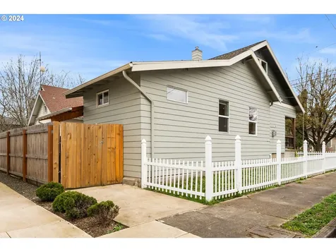 9003 N Saint Louis Avenue Portland OR 97203