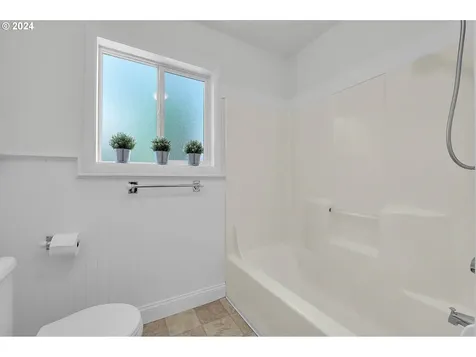 320 N Grove Court Eugene OR 97404