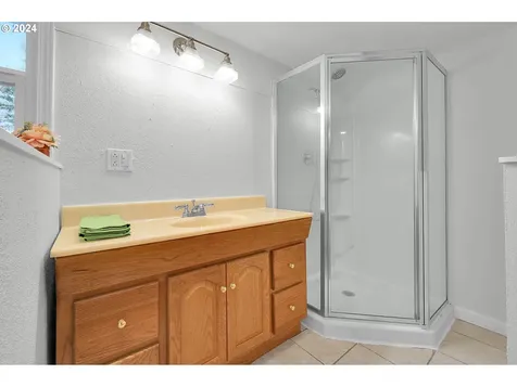 320 N Grove Court Eugene OR 97404