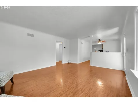 320 N Grove Court Eugene OR 97404