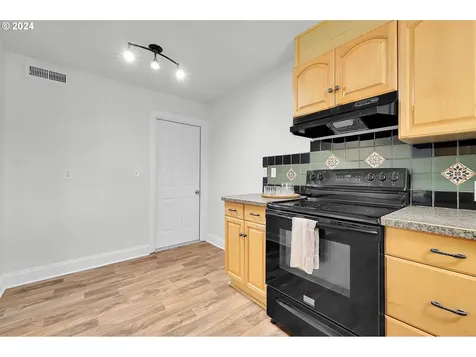320 N Grove Court Eugene OR 97404