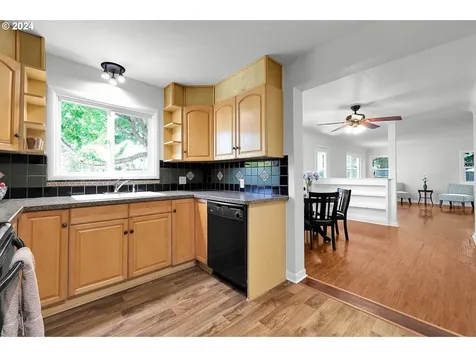 320 N Grove Court Eugene OR 97404