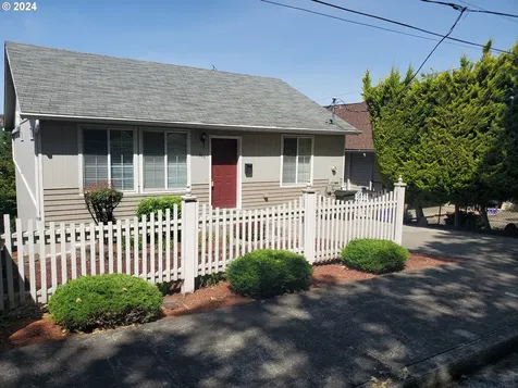 344 Se Ella Street Roseburg OR 97470