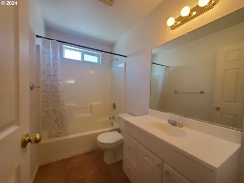344 Se Ella Street Roseburg OR 97470