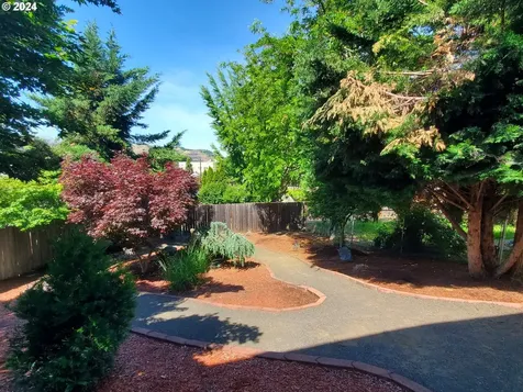 344 Se Ella Street Roseburg OR 97470