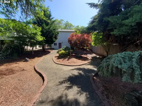 344 Se Ella Street Roseburg OR 97470