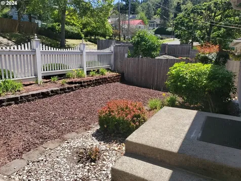 344 Se Ella Street Roseburg OR 97470