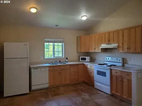 344 Se Ella Street Roseburg OR 97470
