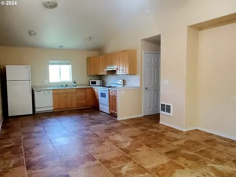 344 Se Ella Street Roseburg OR 97470