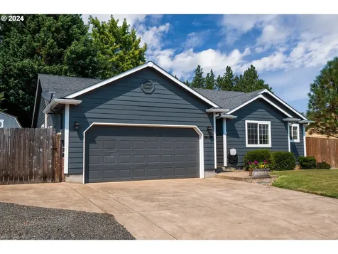 24899 Kingpin Loop Veneta OR 97487