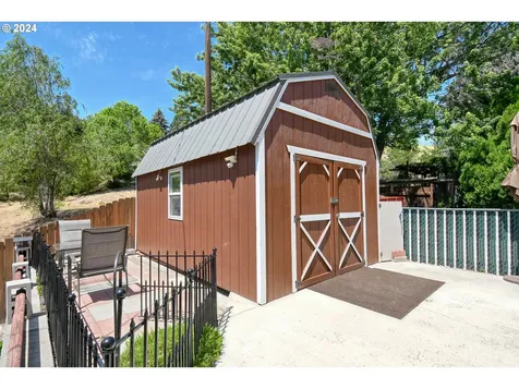 827 NW 6th Street Pendleton OR 97801