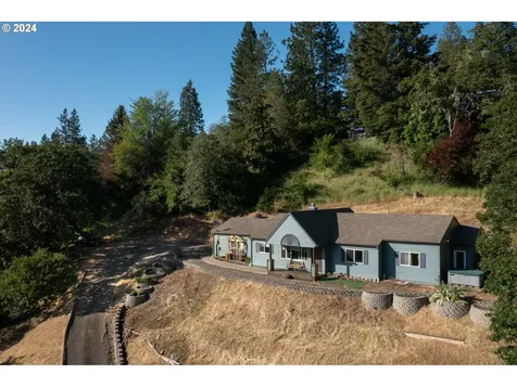 1396 SE Laurel Court Roseburg OR 97470