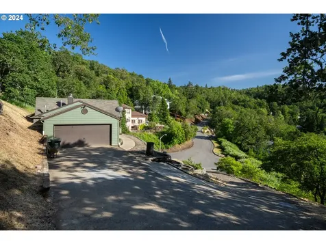 1396 SE Laurel Court Roseburg OR 97470