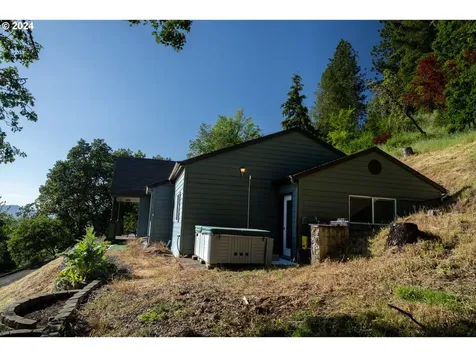 1396 SE Laurel Court Roseburg OR 97470