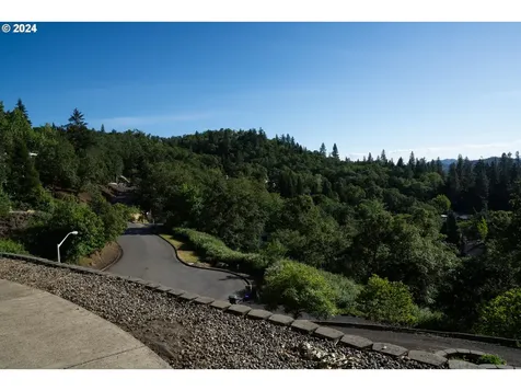 1396 SE Laurel Court Roseburg OR 97470