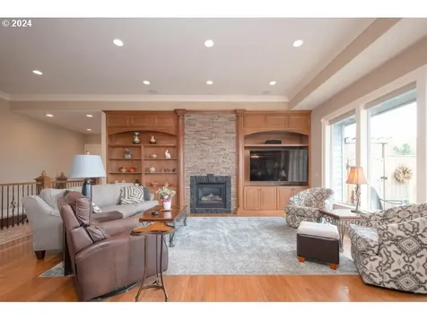 2630 W 1st Street Washougal WA 98671