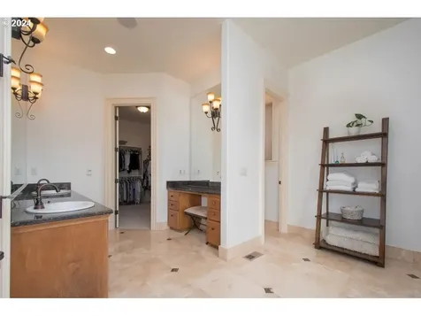 2630 W 1st Street Washougal WA 98671