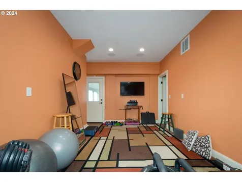 2630 W 1st Street Washougal WA 98671