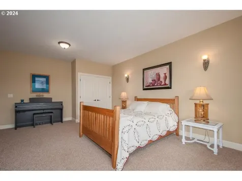 2630 W 1st Street Washougal WA 98671