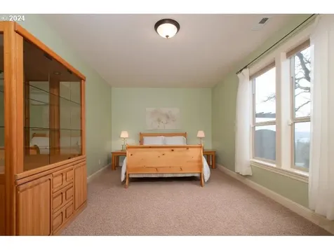 2630 W 1st Street Washougal WA 98671