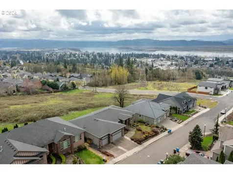 2630 W 1st Street Washougal WA 98671