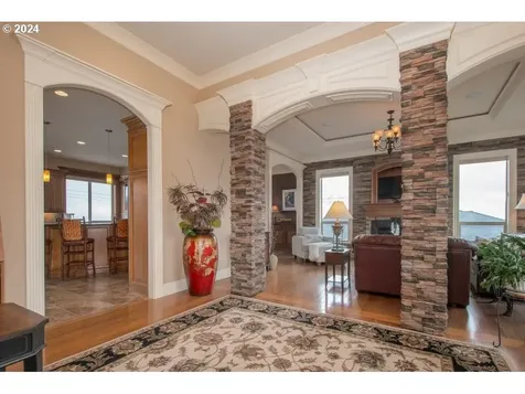 2630 W 1st Street Washougal WA 98671