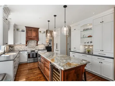 14116 Se Eastridge Court Portland OR 97236