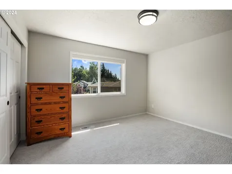 14116 Se Eastridge Court Portland OR 97236