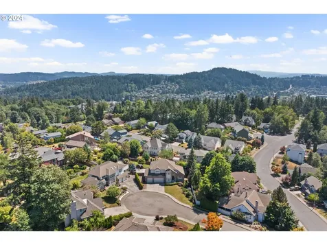 14116 Se Eastridge Court Portland OR 97236