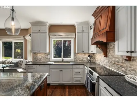 14116 Se Eastridge Court Portland OR 97236