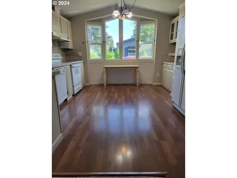 1400 S Elm Street Canby OR 97013