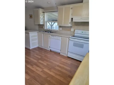 1400 S Elm Street Canby OR 97013