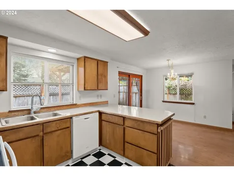 2263 SW Augusta Drive Beaverton OR 97003